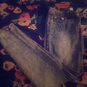 Acid washed skinny jeans